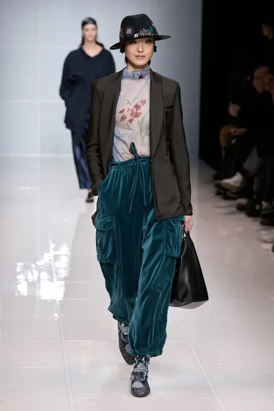 Look 11